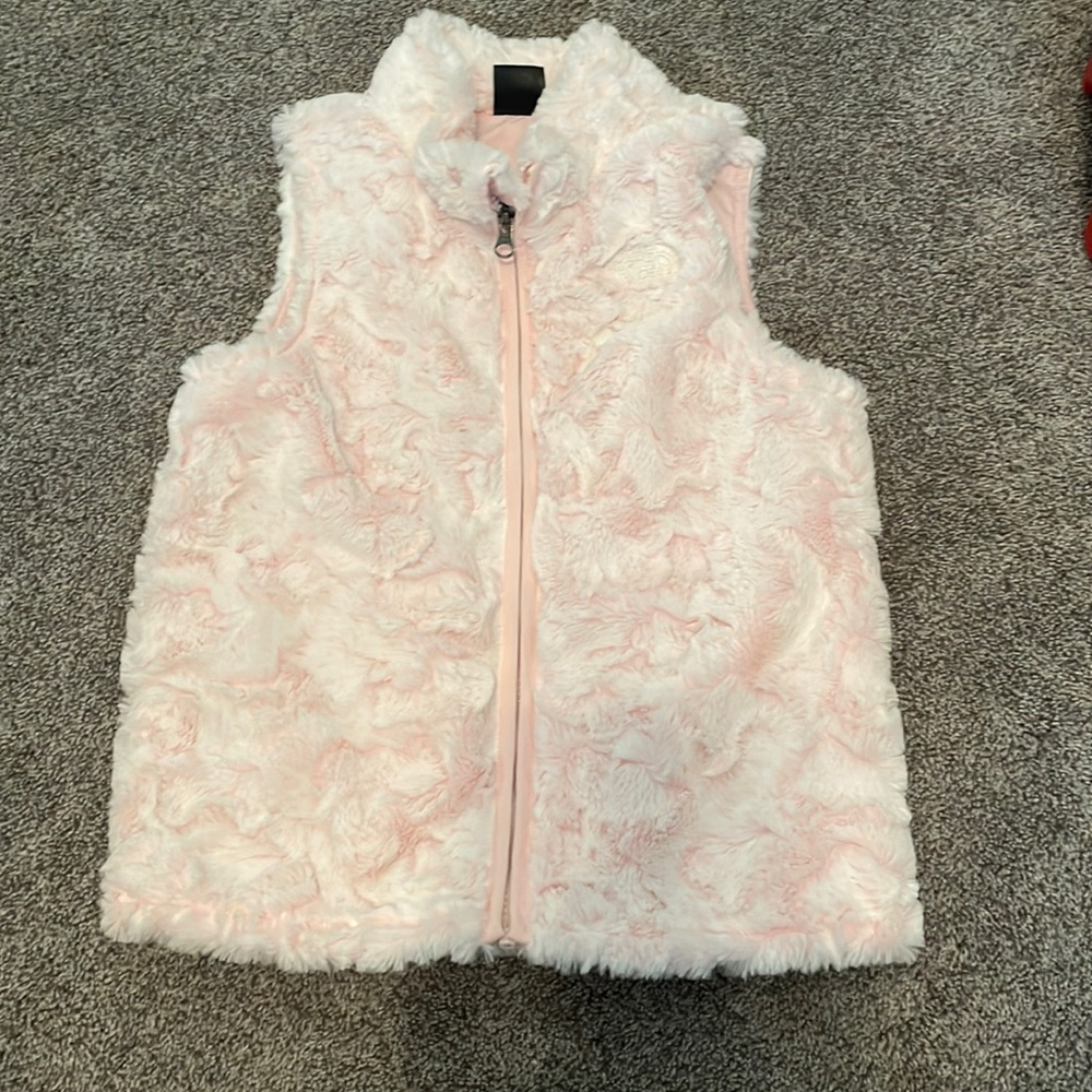 Like-new condition size 6 The North Face vest
